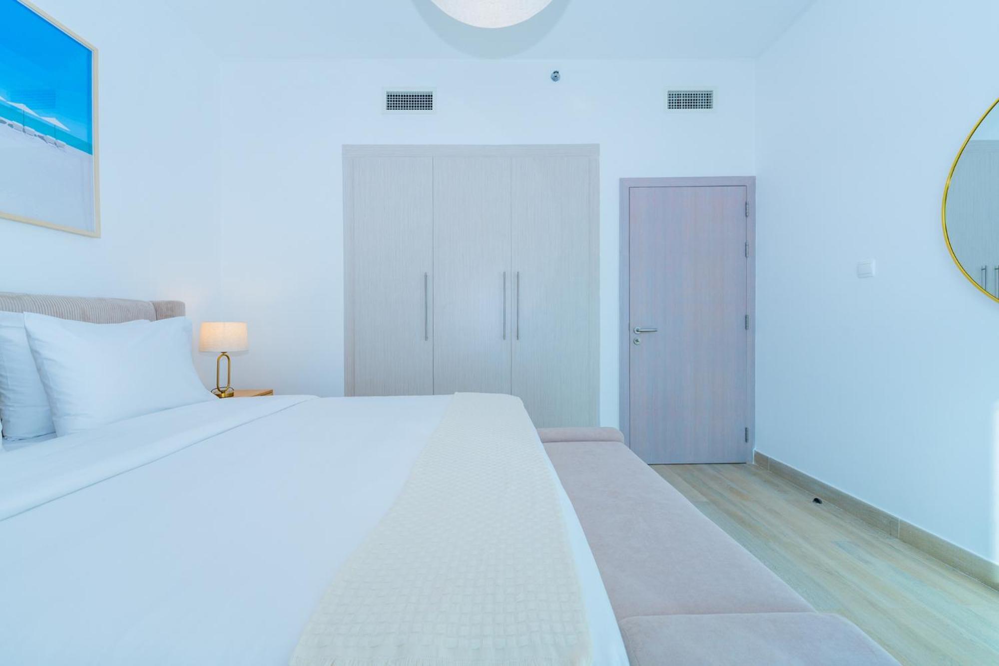 One Bedroom Apartment By Otolo Homes With Free Yas Theme Park Tickets *