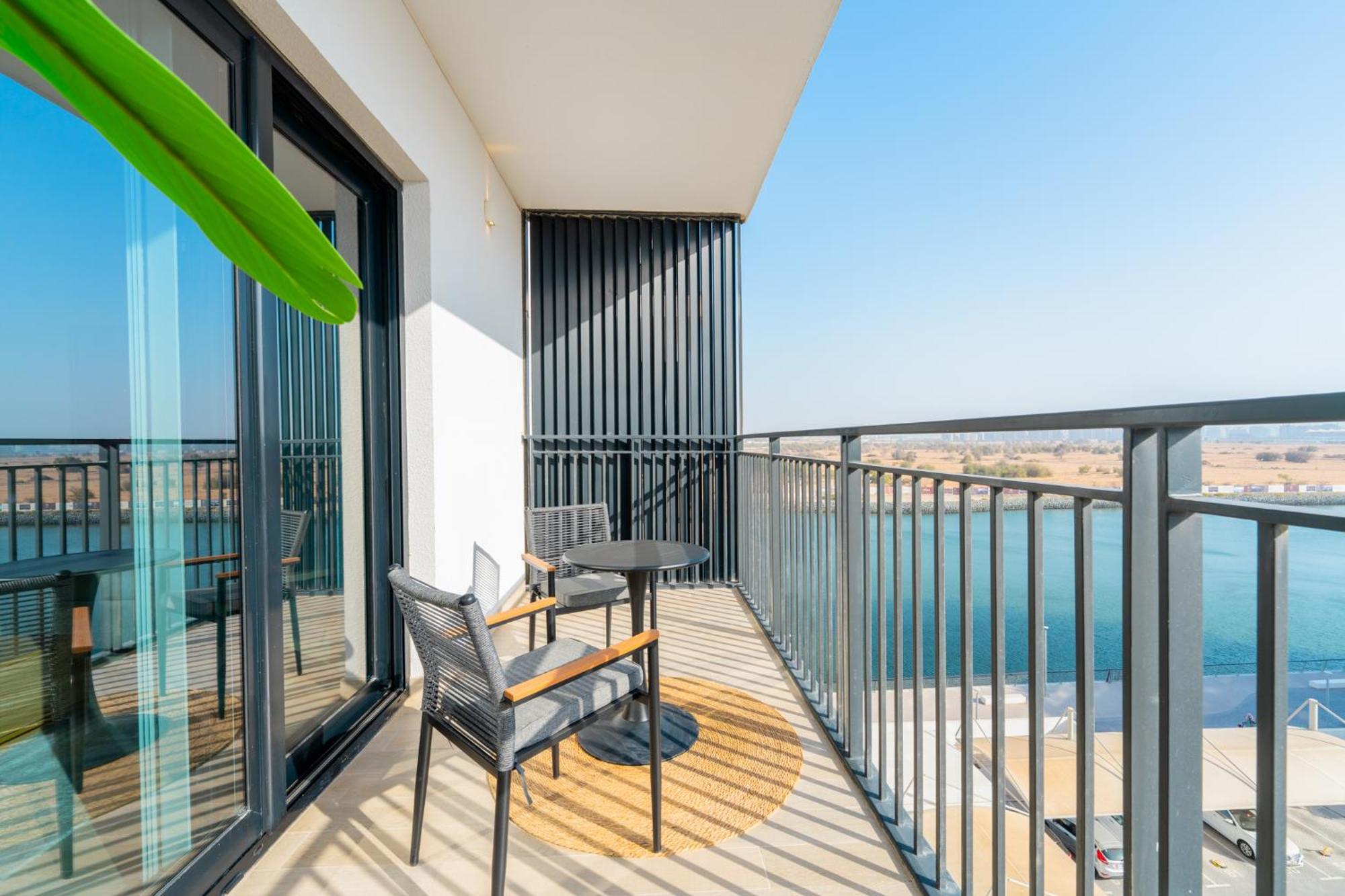 One Bedroom Apartment By Otolo Homes With Free Yas Theme Park Tickets *