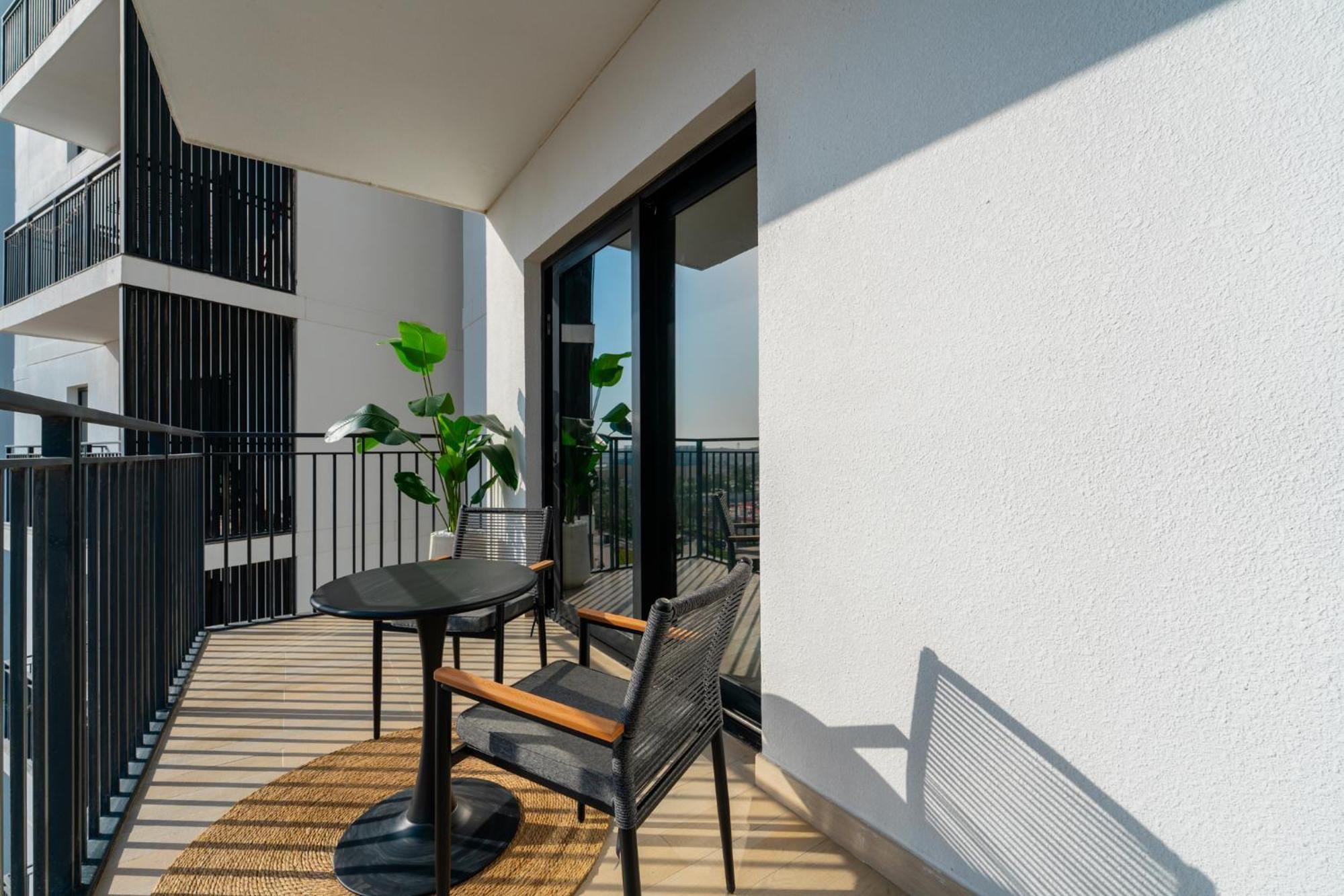 One Bedroom Apartment By Otolo Homes With Free Yas Theme Park Tickets * Abu Dhabi